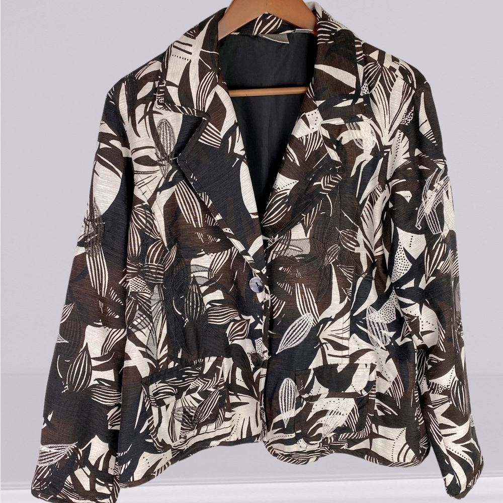 Chico’s 100% Silk Lined Jacket Embroidered size 2 ( 12) medium abstract blazer